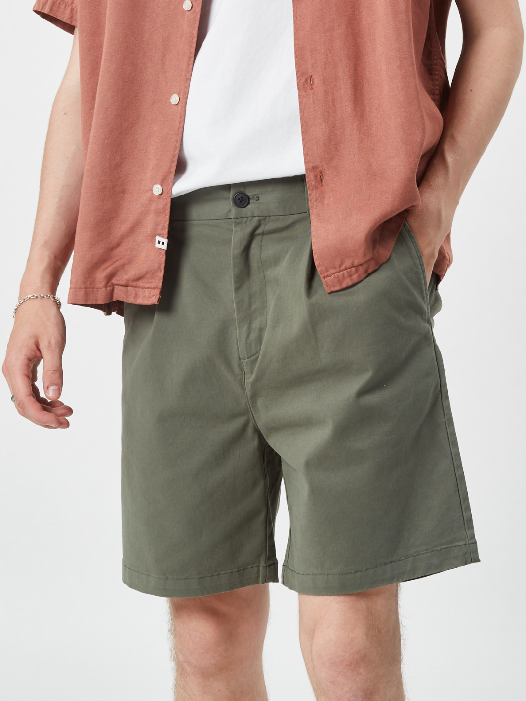 Army Green Bratto Mini Shorts för män