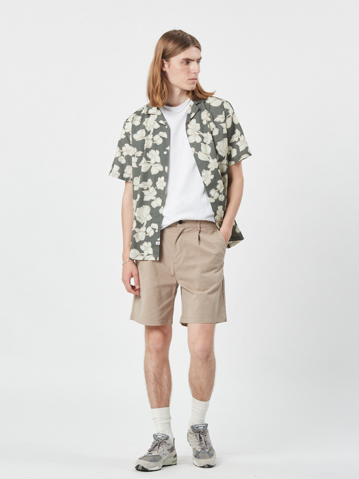 Beige Bratto Mini Shorts för män