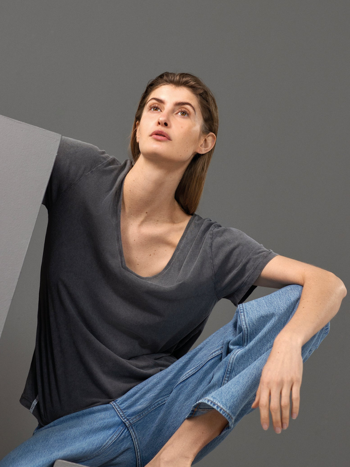 Icôn Basic Oversize T-shirt med V-ringad dam