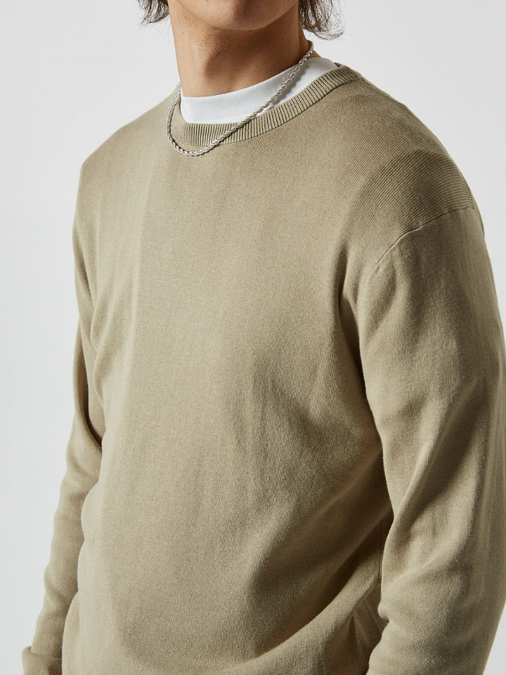 Khaki Yason Herrstickat från Minimum