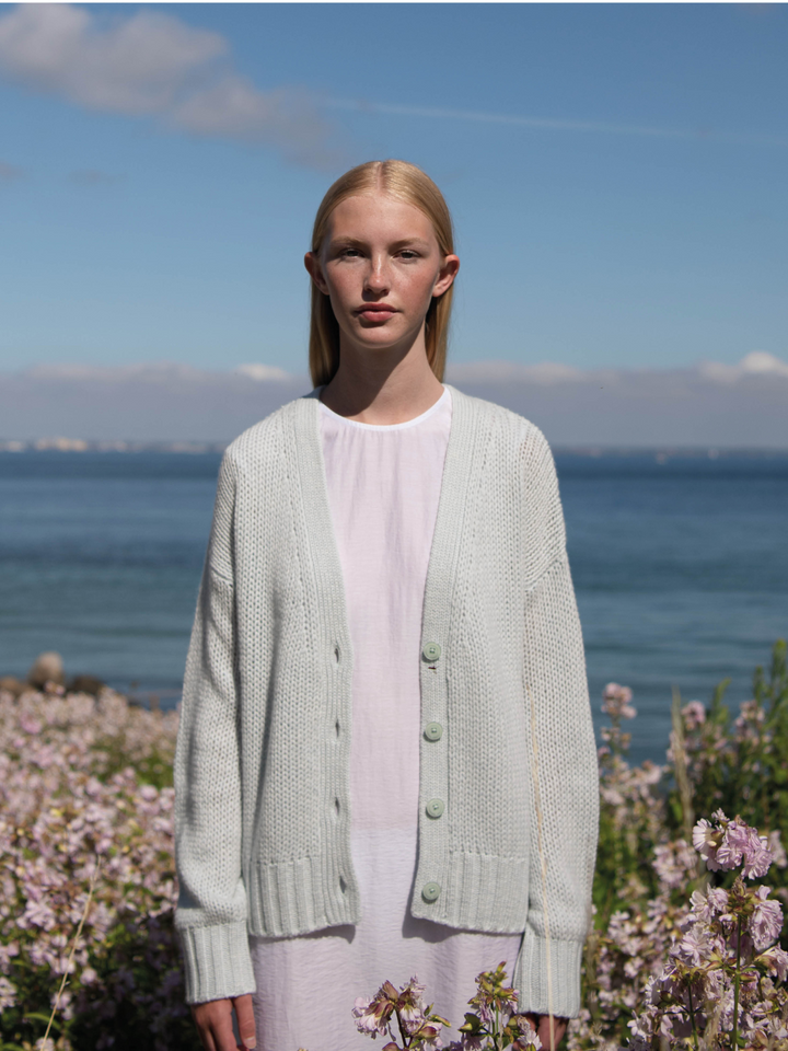 Ljusblå Nora Moonbeam Cashmere Cardigan