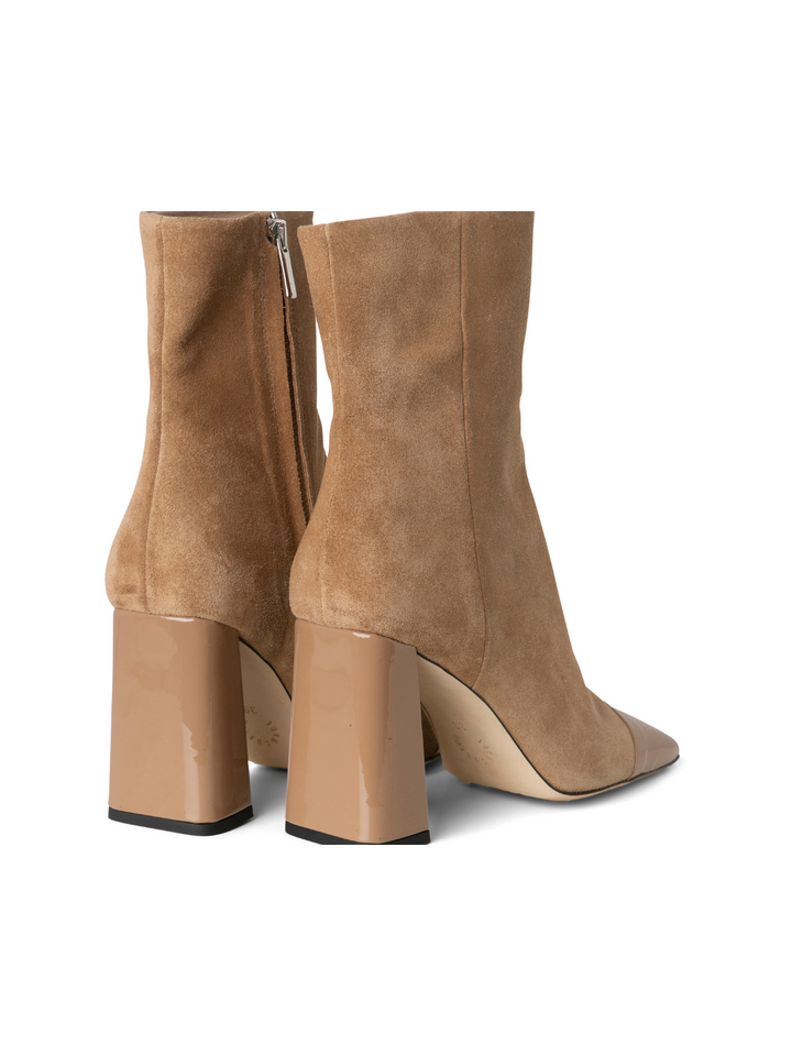 Ljusbrun mellanlång Custommade Amelia Boot i mocka