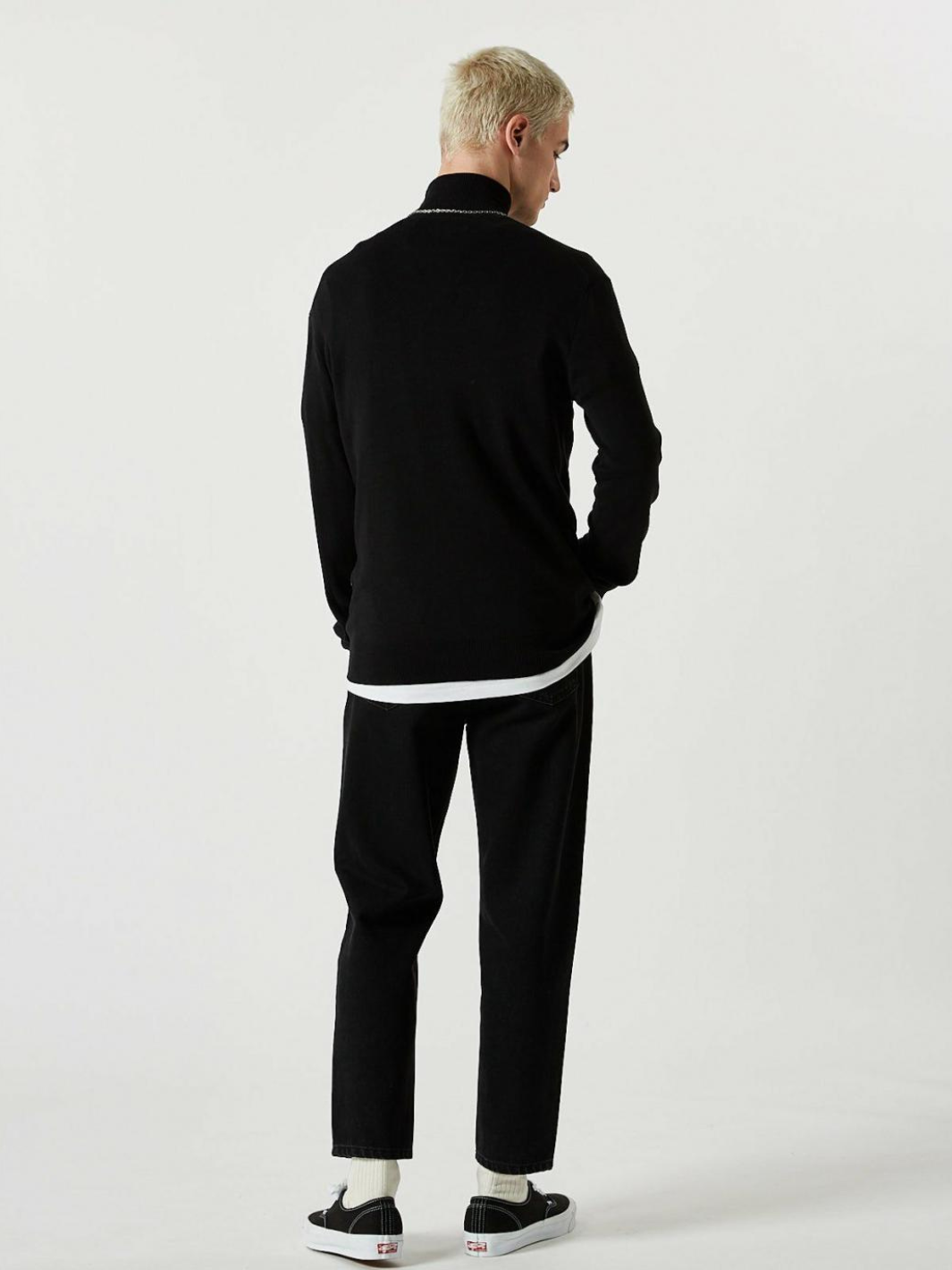 Svart Yakob Turtleneck Stickatd för män från Minimum