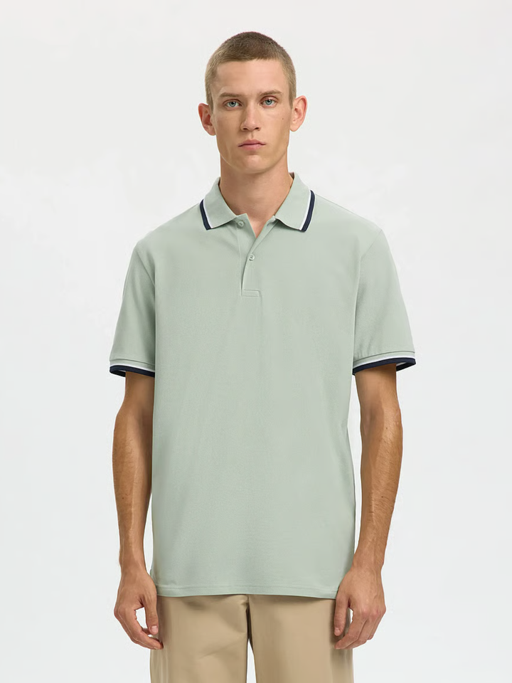 Mintgrøn Selected Homme Atlas Sport Polo til herre med slim fit, kontrastfarvet krave og ærmekanter samt klassisk 2-knapslukning.