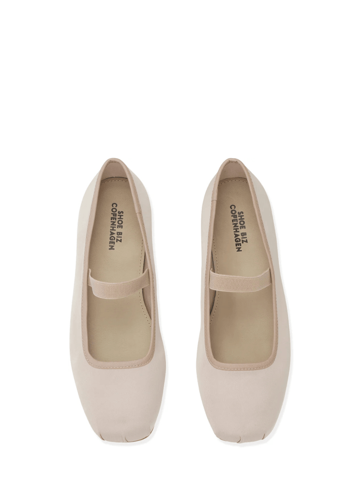 Shoe Biz Tacoma Ballerina I Nude Satin 36 Shoe Biz