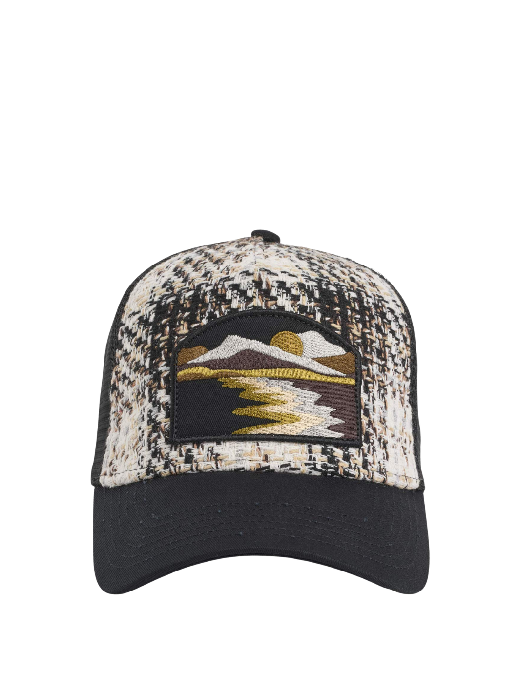 UPFRONT ASLAN Checked Trucker Cap i sort og beige med ternet design, broderet patch på fronten og justerbar snapback-lukning.