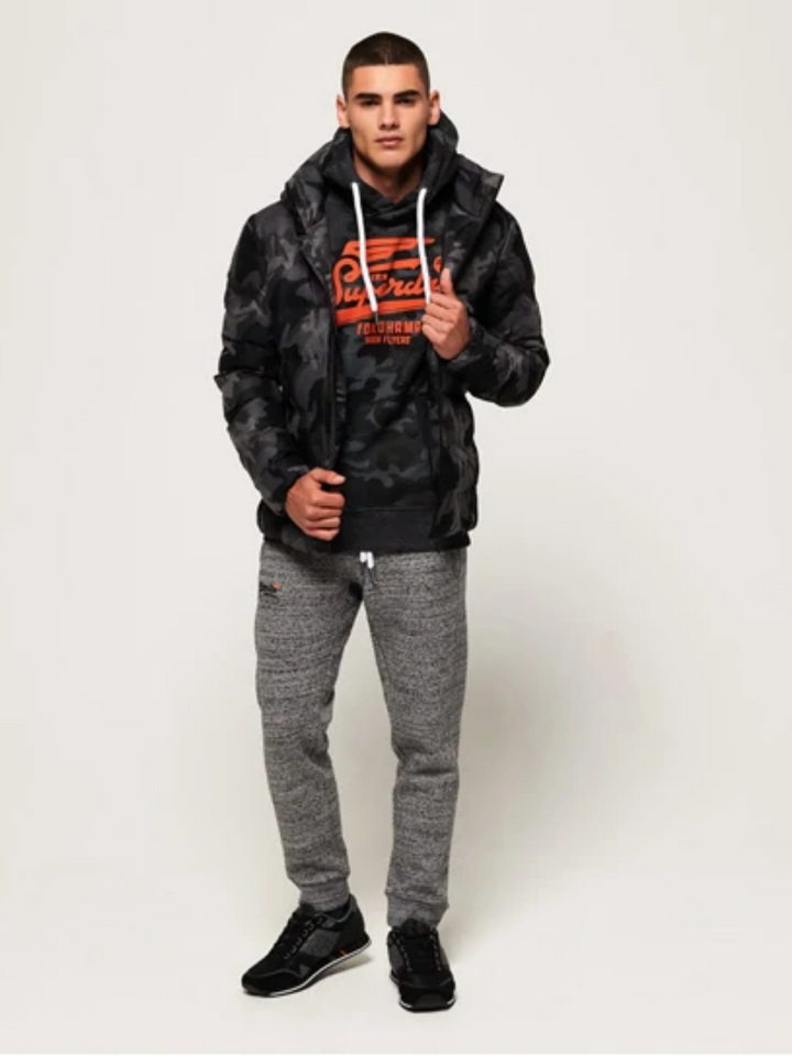 Svart/grå Superdry Puffer Camo Jacka för män
