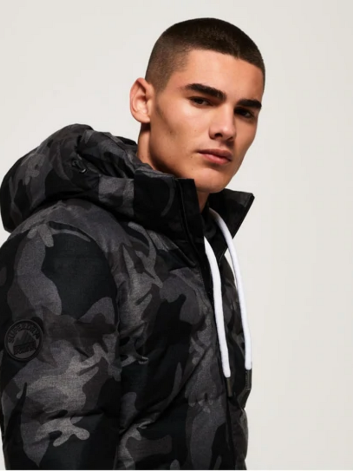 Svart/grå Superdry Puffer Camo Jacka för män