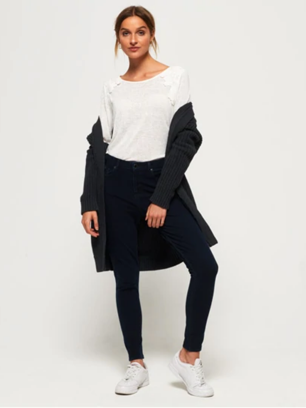 Blå/svart Superdry jeans för kvinnor med smal passform