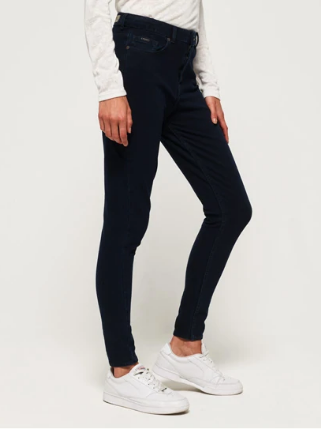 Blå/svart Superdry jeans för kvinnor med smal passform