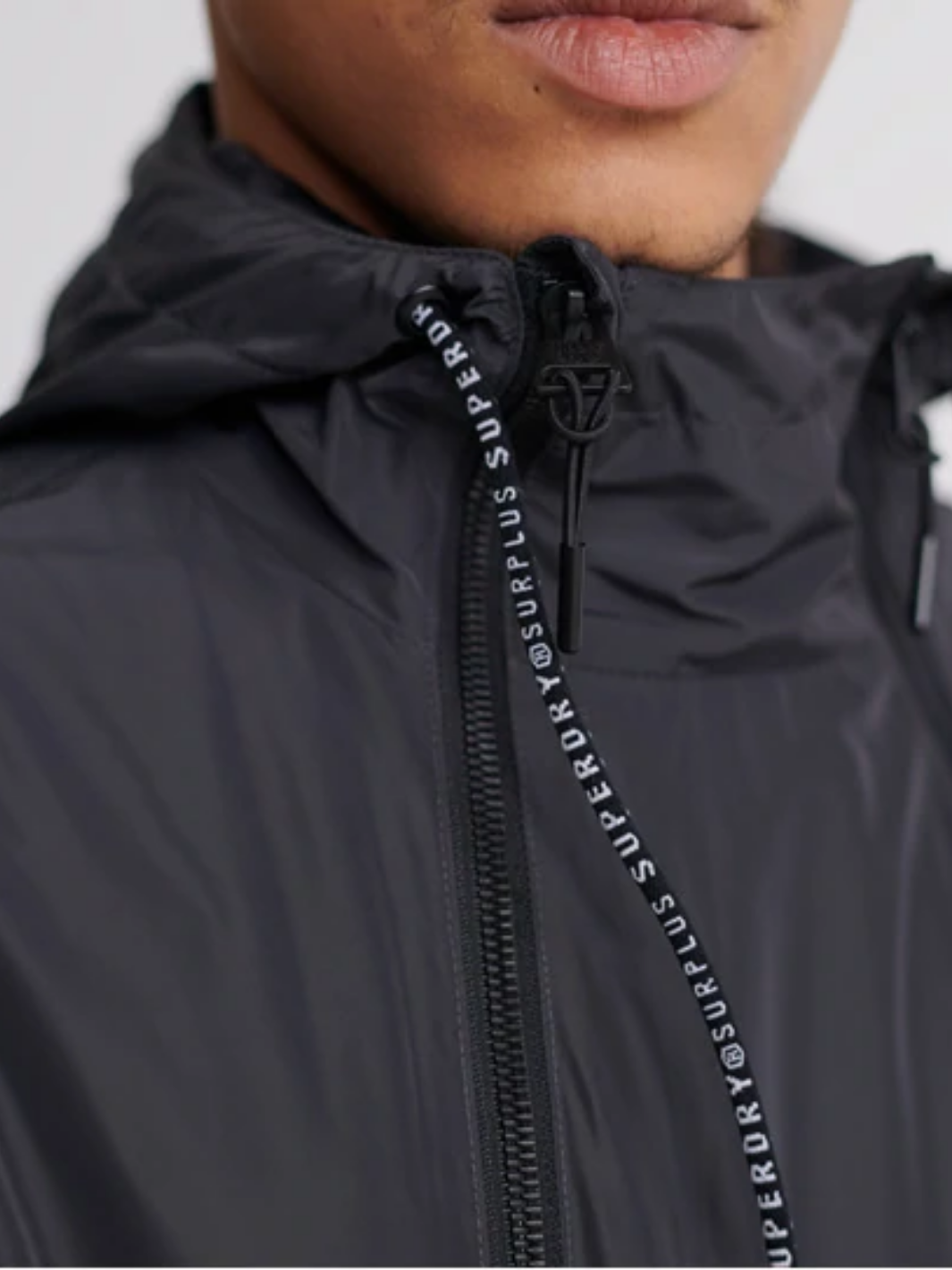 Grå Superdry Anorak med Camo