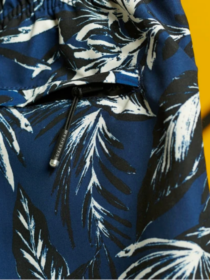 Marinblå mönstrade Superdry Edit badshorts för män
