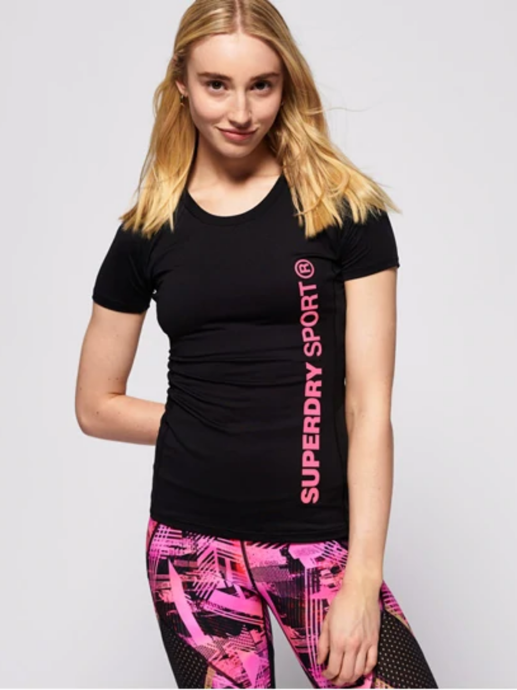 Svart Superdry Mesh Performance T-shirt för kvinnor