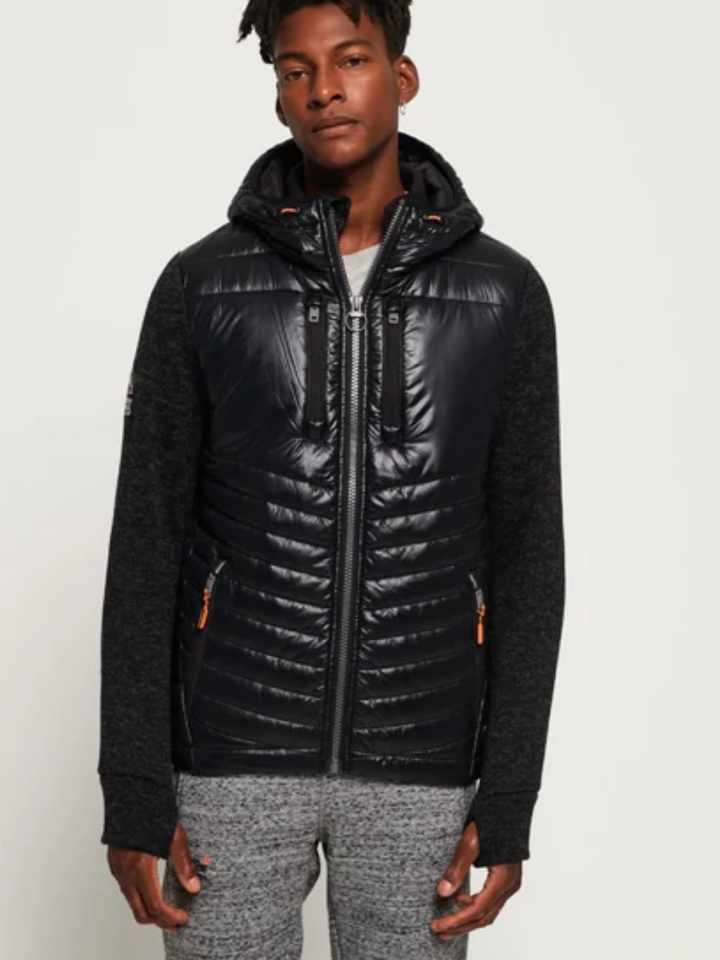 Svart Superdry Storm Hybrid jacka med stickade ärmar