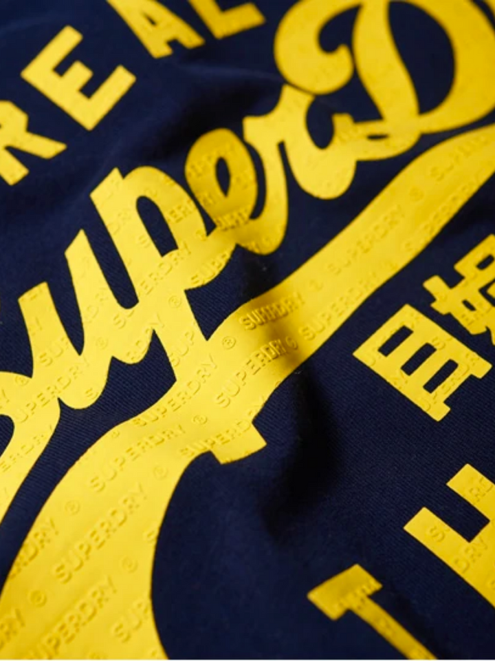 Marinblå Superdry T-shirt med gul logotyp