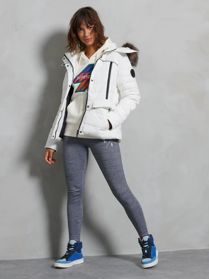 Vit Superdry vinterjacka för kvinnor med huva