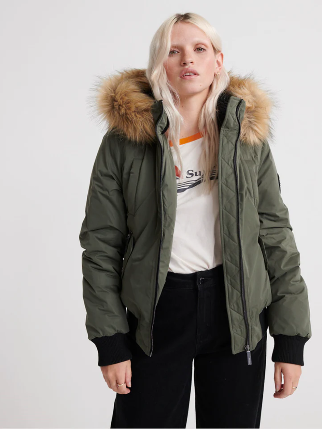 Kort grön Superdry vinterjacka för kvinnor
