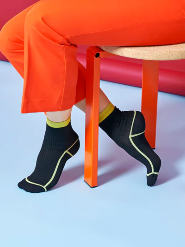 Svart Hysteriaa Lily Ankel Sock