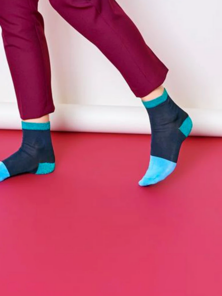 Mörkblå Hysteriaa Liza Ankel Sock