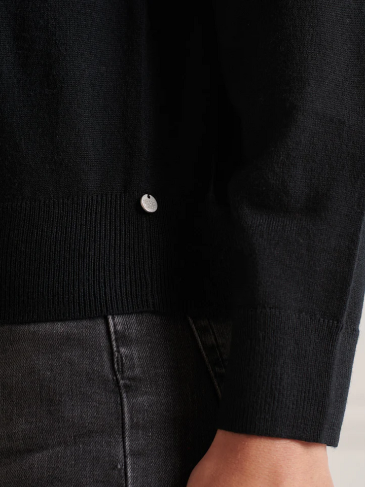 Svart Superdry Merino Turtleneck dam