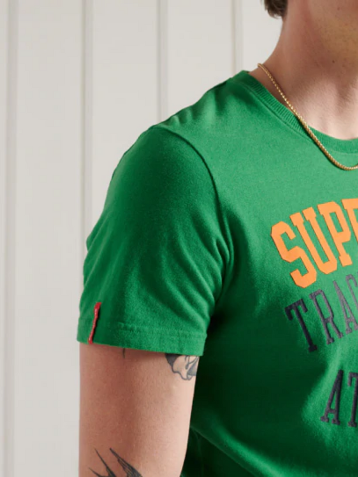 Grön Superdry friidrotts-T-shirt